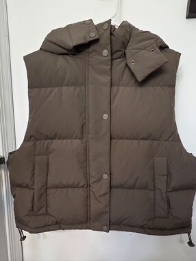 Nuuds Peak Puffer Vest- Mocha